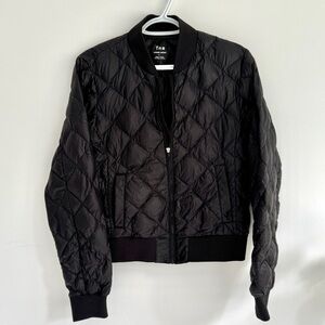 TNA Aritzia League Jacket Black Quilted Cropped Bomber Puffer